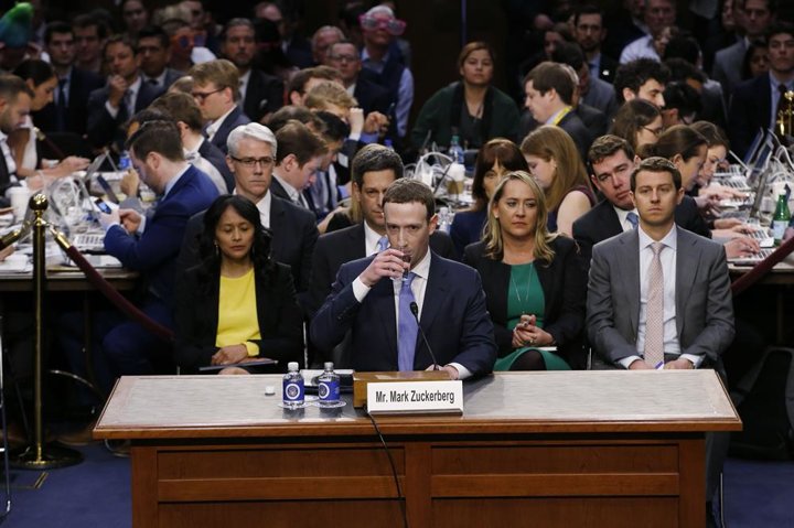 Facebook CEO'su Zuckerberg'in zor anları - 14