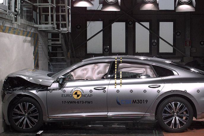 Dünyanın en güvenli 20 otomobili! - 2