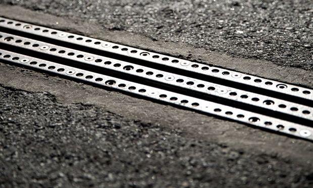 Dünyanın ilk elektrikli yolu açıldı - 4