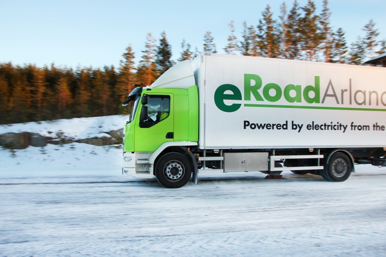 Dünyanın ilk elektrikli yolu açıldı - 13