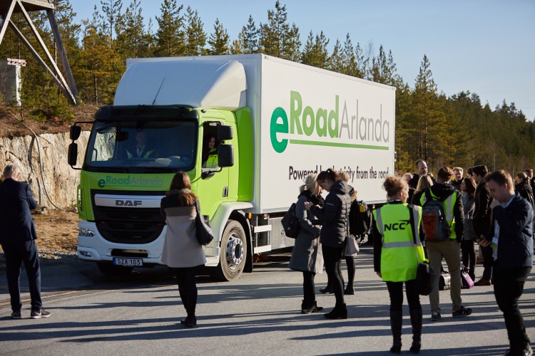 Dünyanın ilk elektrikli yolu açıldı - 14