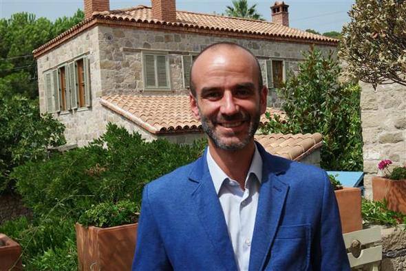 Herkes bu köye gidiyor! Ahırları bile kafe yaptılar - 6