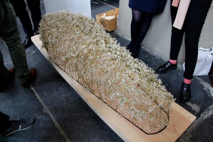 Bu da oldu: Cenaze fuarı düzenlendi - 17