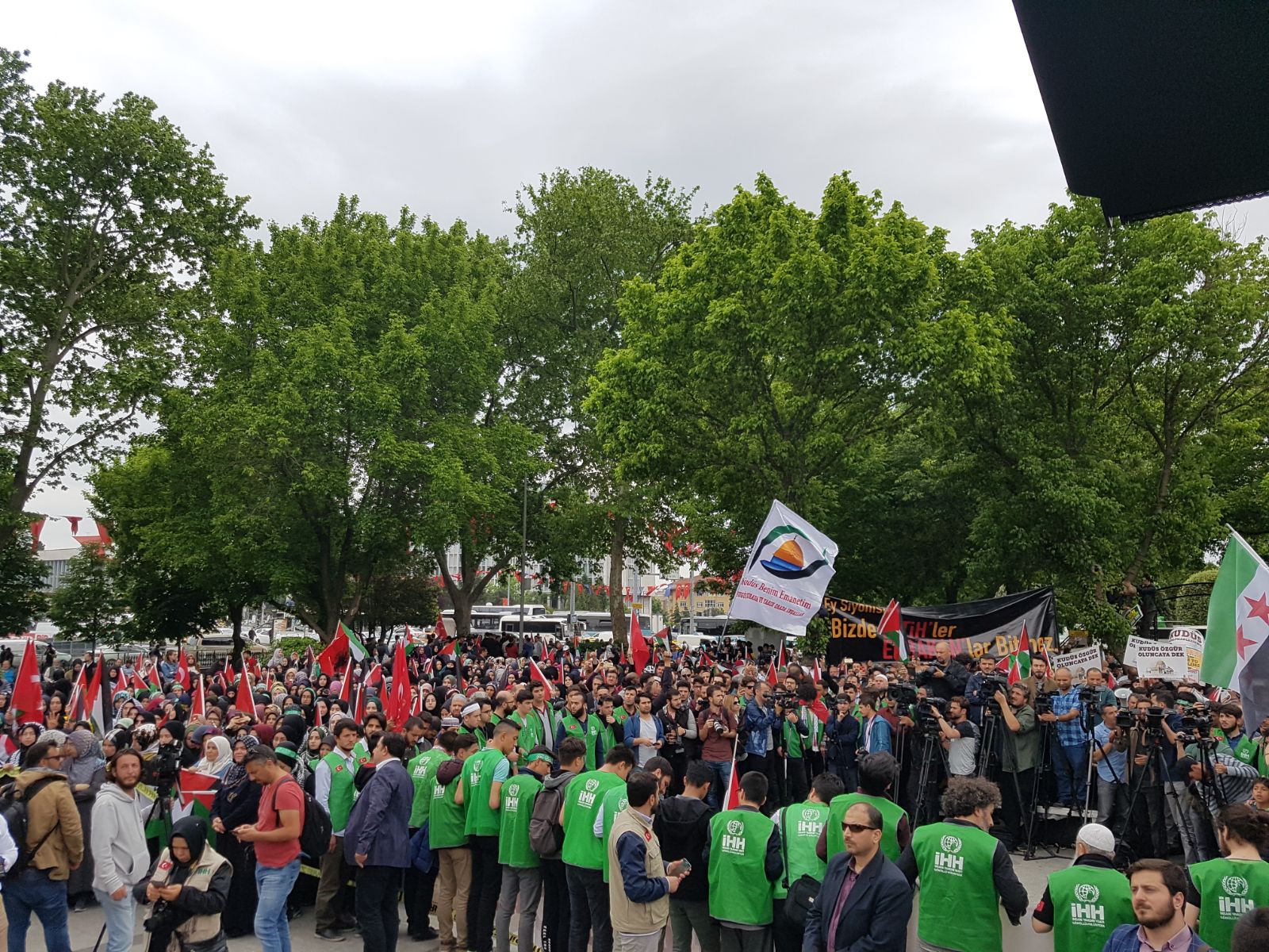 İstanbul'da Filistin direnişine destek yürüyüşü - 0