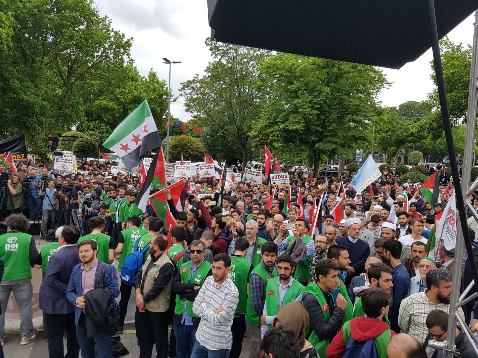 İstanbul'da Filistin direnişine destek yürüyüşü - 0