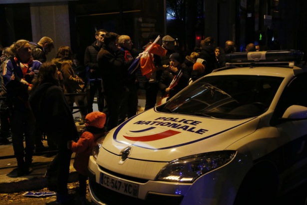 Paris'te yaşanan saldırıdan ilk görüntüler - 18