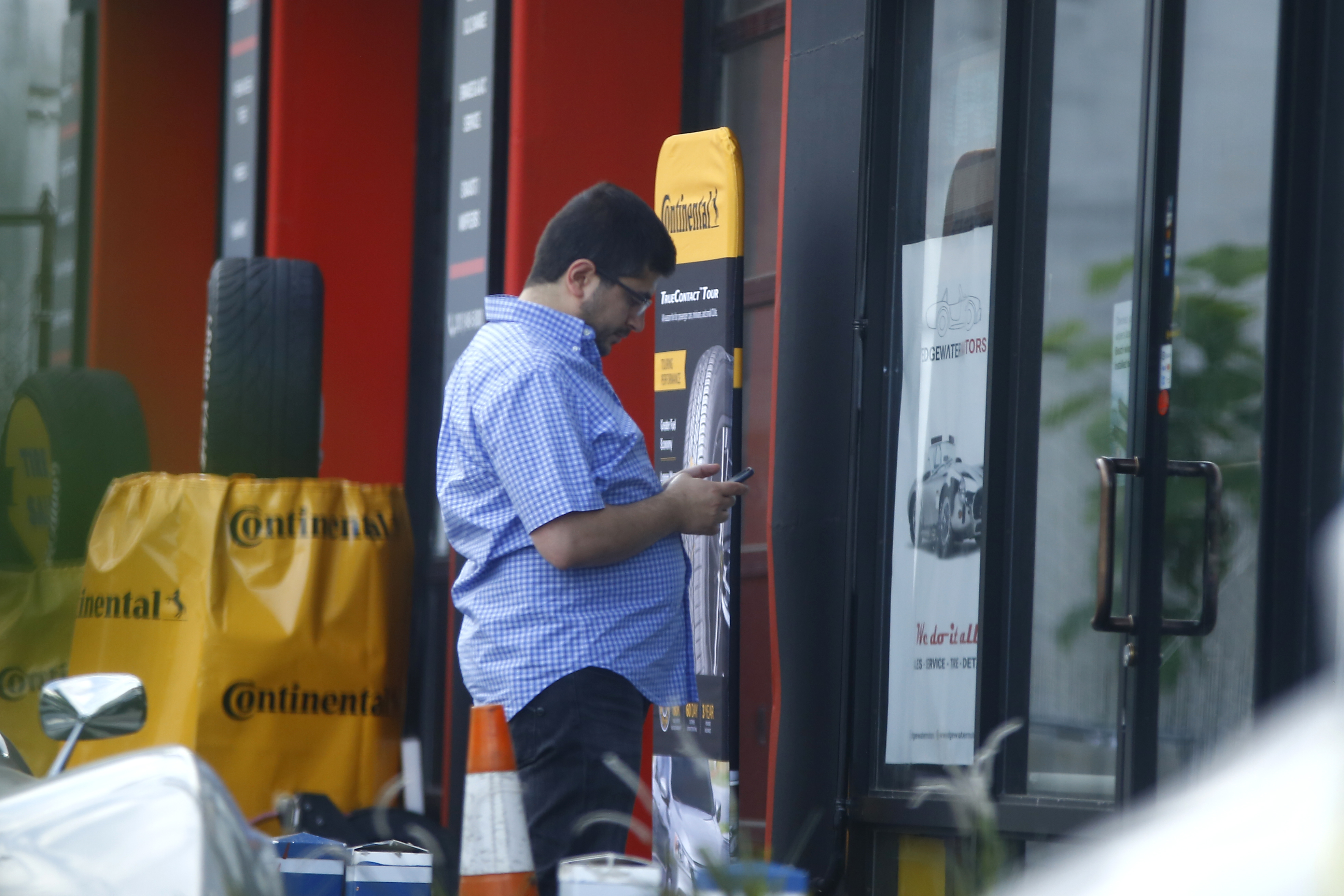 Adil Öksüz'ün kayınbiraderi ABD Bayrağı'nı öperken görüntülendi - 2