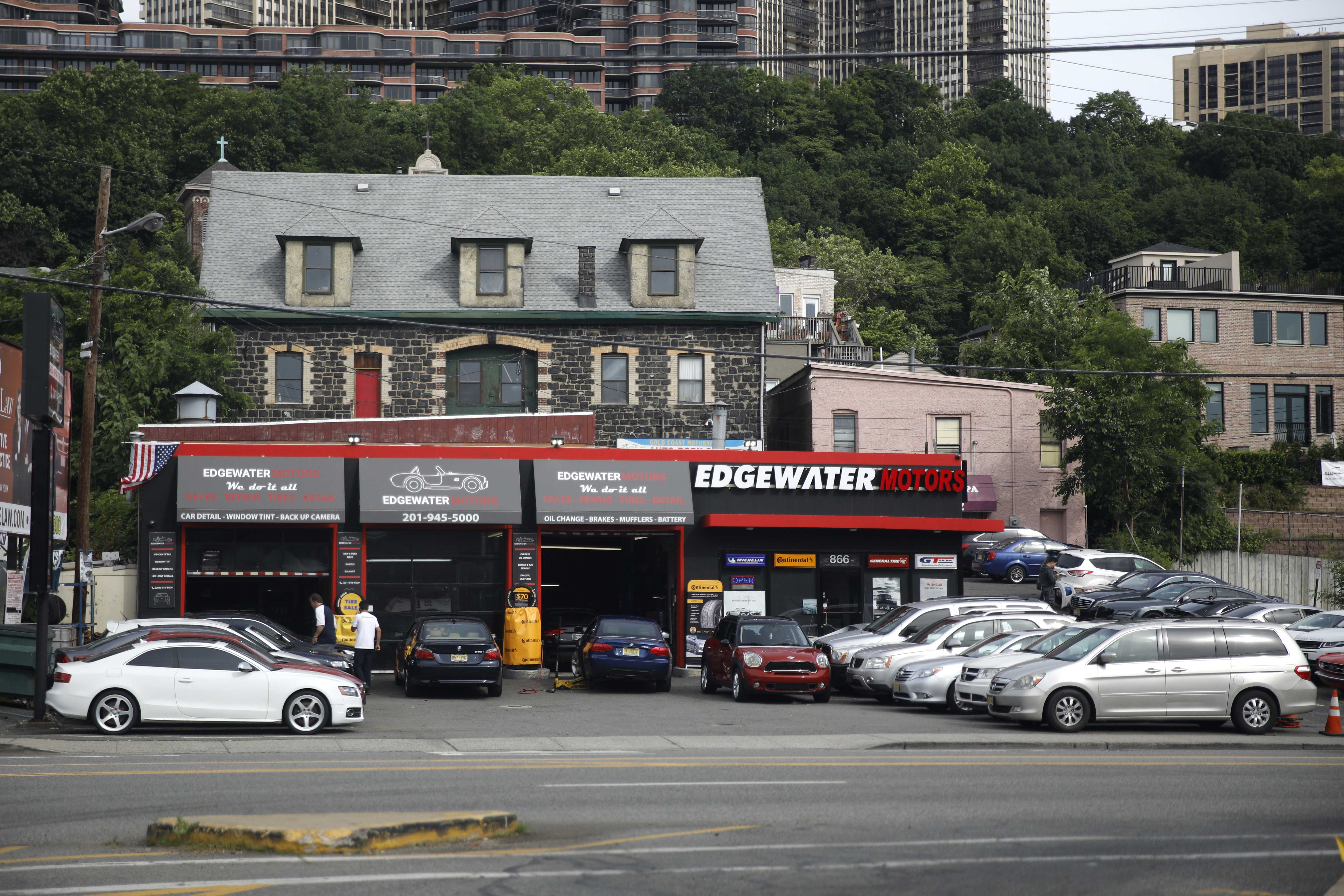 Adil Öksüz'ün kayınbiraderi ABD Bayrağı'nı öperken görüntülendi - 0