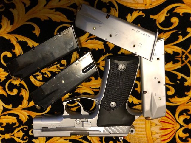 Adnan Oktar'ın evinden cephanelik çıktı! - 0