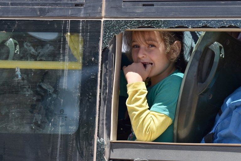 İsyanın başkenti Dera'ya Esed bayrağı çekildi! - 0