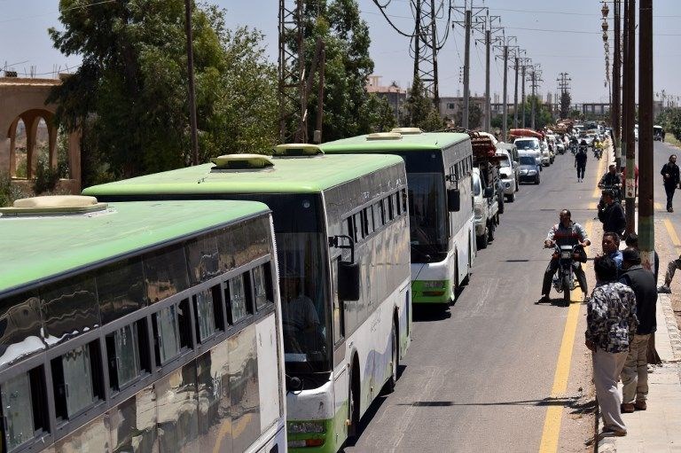 İsyanın başkenti Dera'ya Esed bayrağı çekildi! - 0