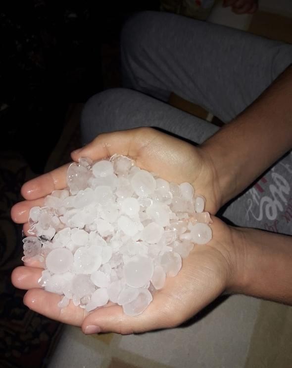 İstanbul'un zor gecesi: Karanlığı şimşekler aydınlattı - 0