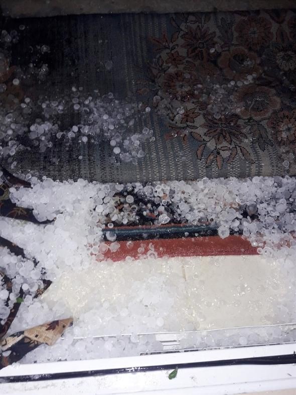 İstanbul'un zor gecesi: Karanlığı şimşekler aydınlattı - 0