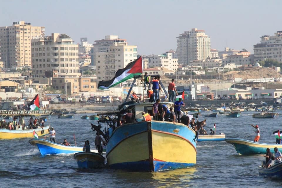 Gazze'de kuşatmayı kırmak için Gazze denizi açıklarında gösteri düzenledi - 1