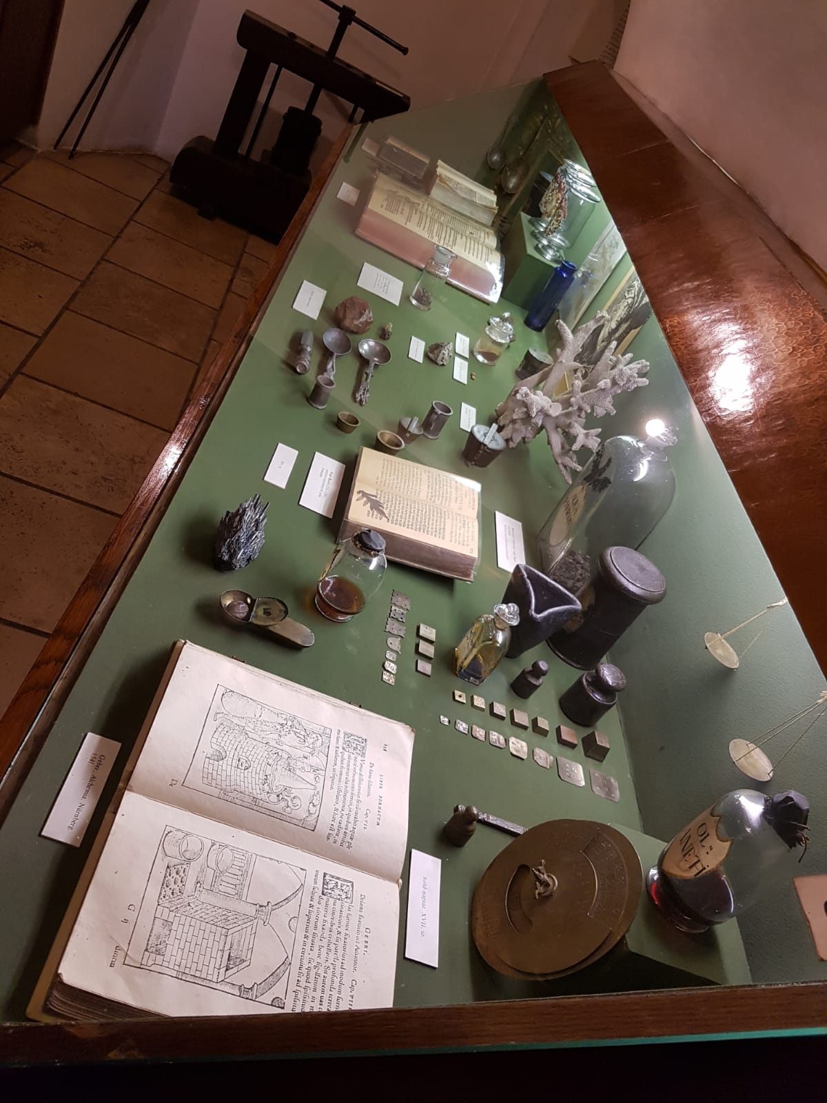 Alternatif Tıp Eczanesi - 12