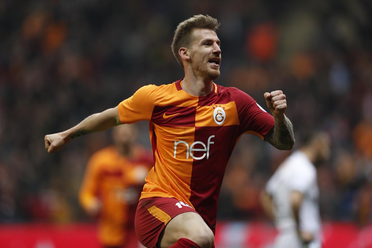 İşte futbolcuların Türk lirası cinsinden maaşları - 9