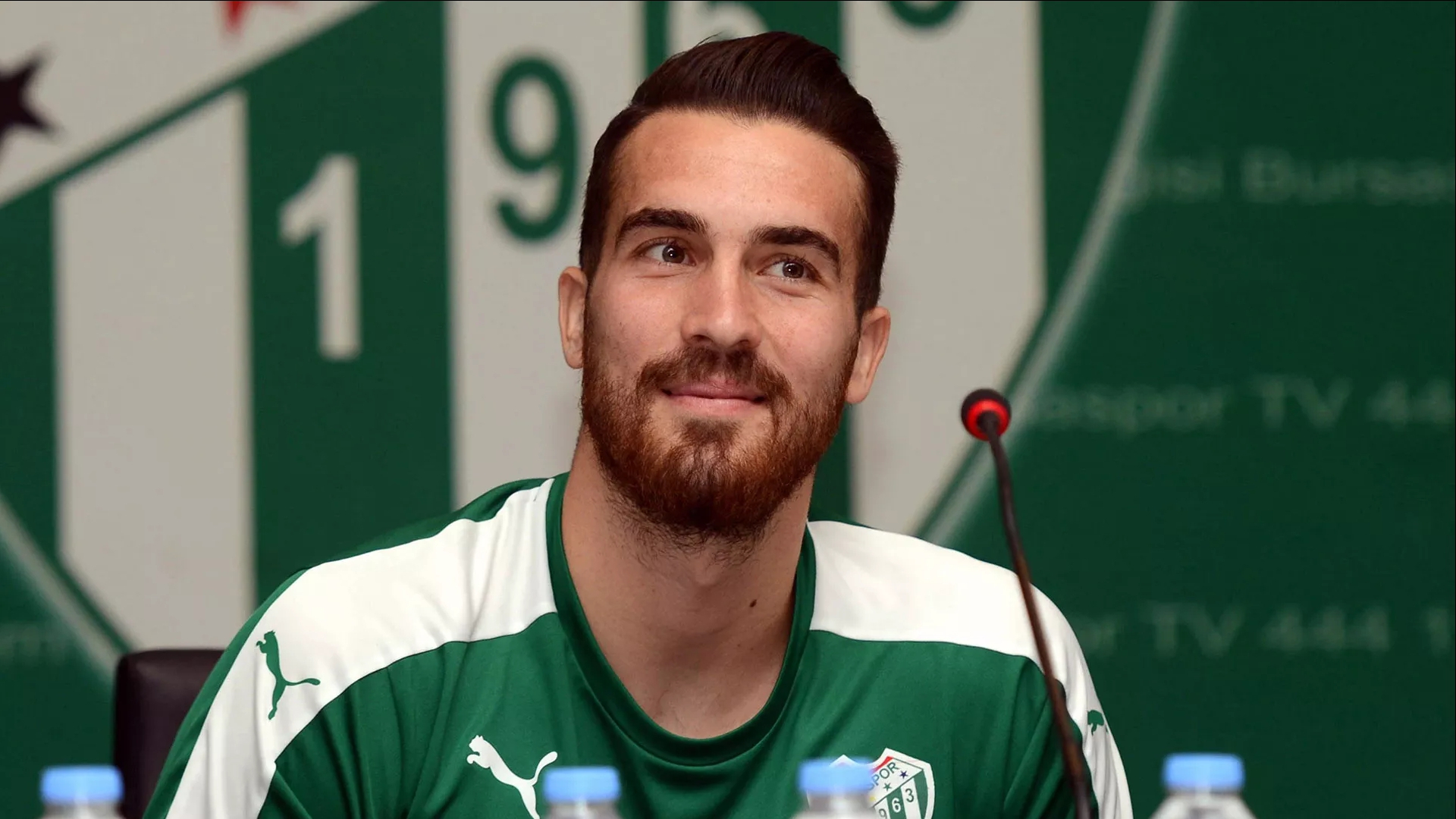 İşte futbolcuların Türk lirası cinsinden maaşları - 19