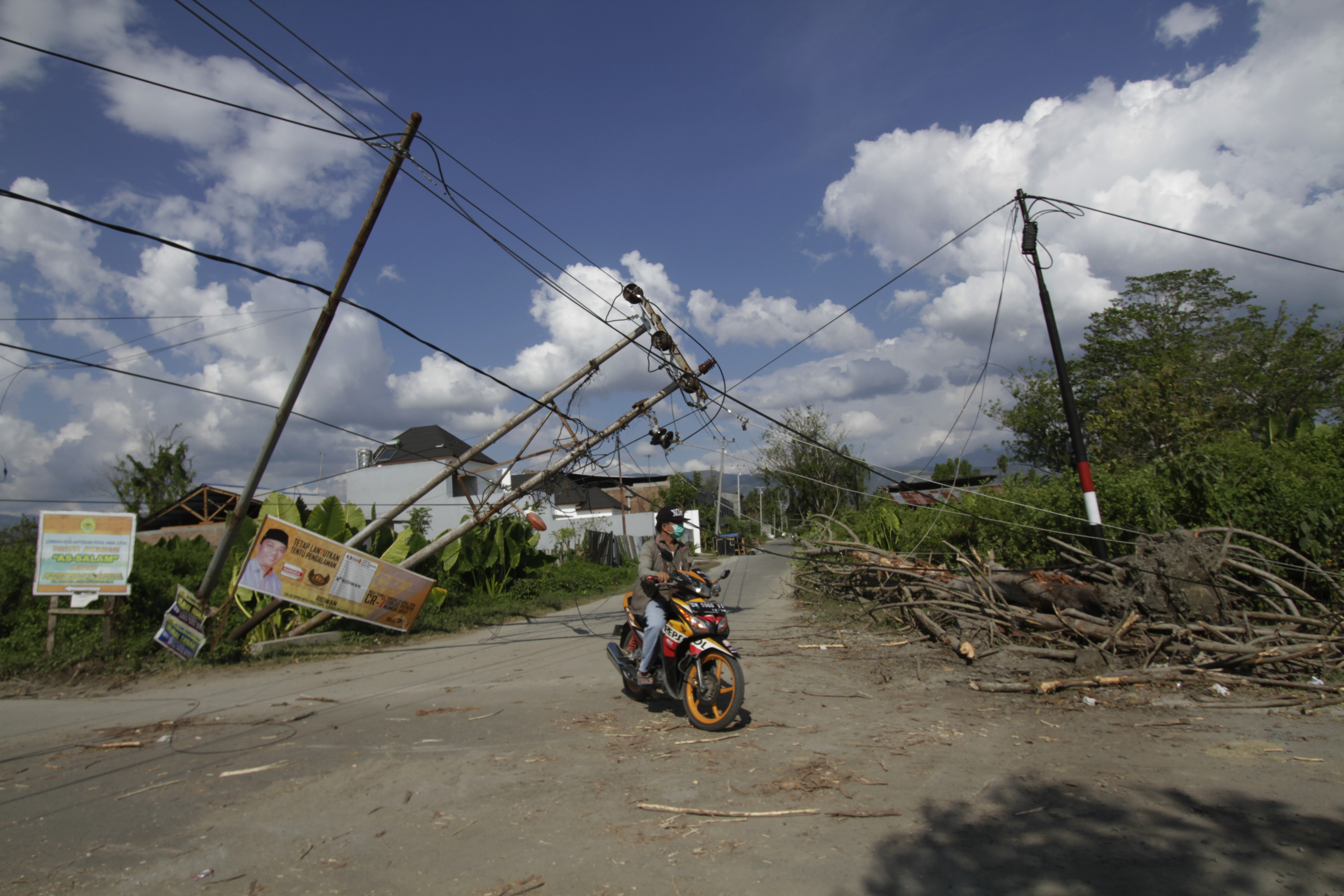 Deprem ve tsunaminin vurduğu Endonezya'dan görüntüler - 1