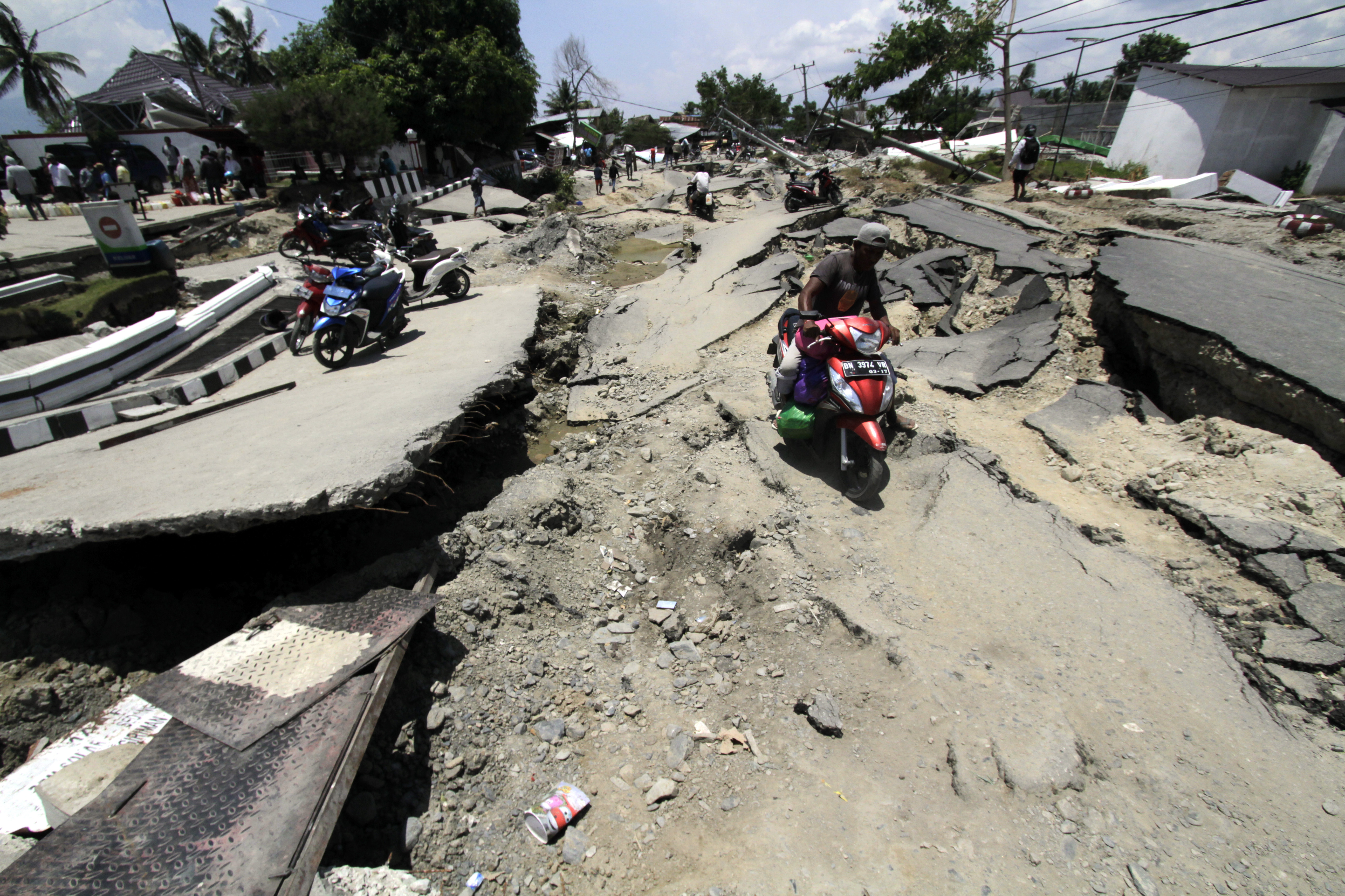 Deprem ve tsunaminin vurduğu Endonezya'dan görüntüler - 3