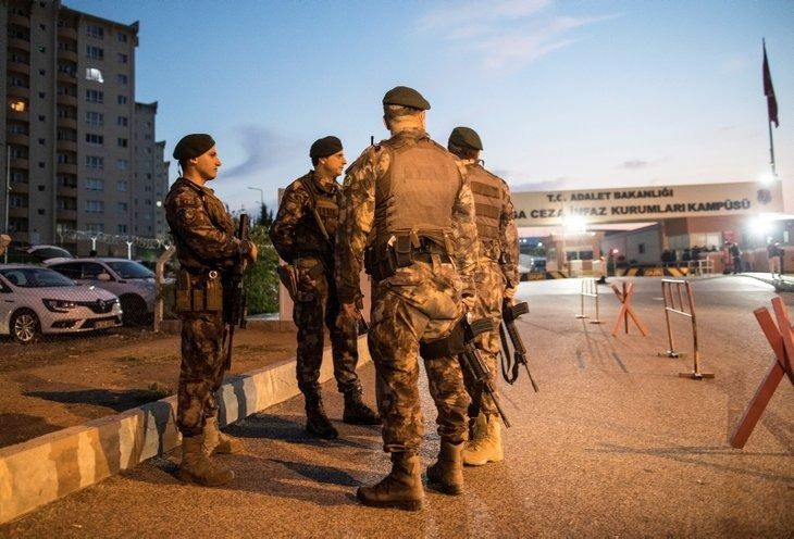 Rahip Brunson'un mahkemeye götürülme anı - 22