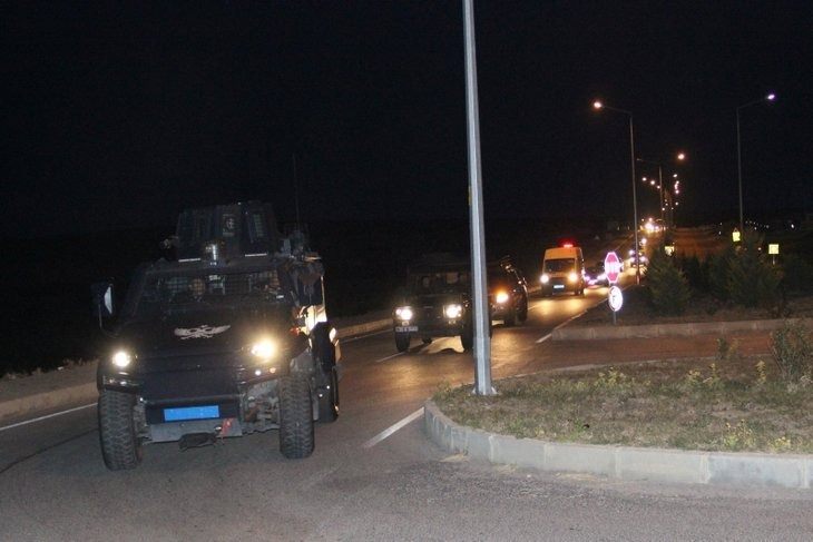 Rahip Brunson'un mahkemeye götürülme anı - 26