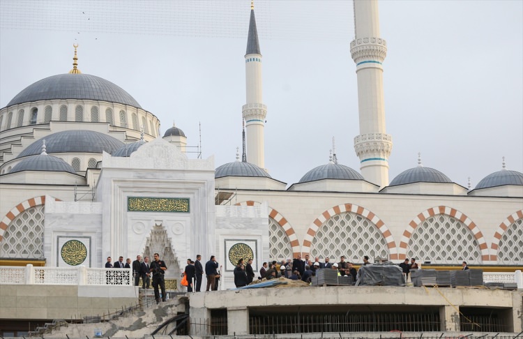Cumhurbaşkanı Erdoğan, Çamlıca Camisini inceledi - 14