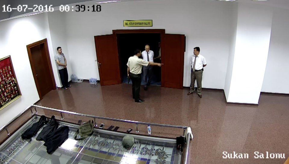 Terörle Mücadele Daire Başkanı Turgut Aslan'ın infaza götürülme görüntüleri - 3