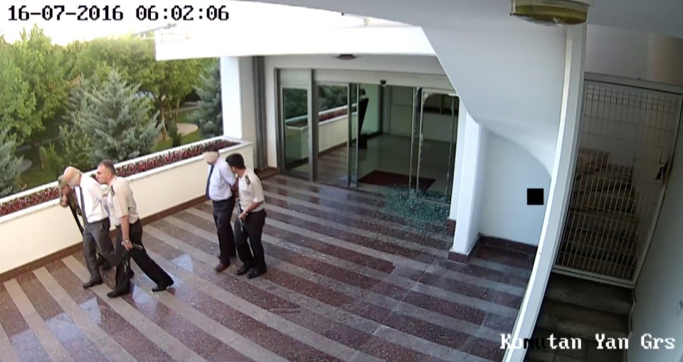 Terörle Mücadele Daire Başkanı Turgut Aslan'ın infaza götürülme görüntüleri - 8