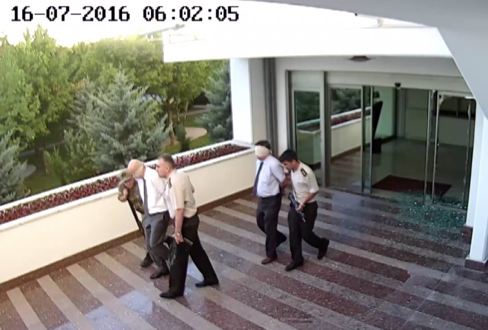 Terörle Mücadele Daire Başkanı Turgut Aslan'ın infaza götürülme görüntüleri - 9