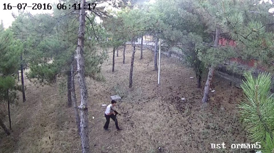 Terörle Mücadele Daire Başkanı Turgut Aslan'ın infaza götürülme görüntüleri - 10