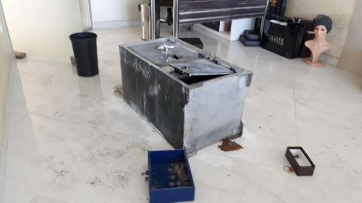 Çelik kasayı patlatıp milyonluk soygun yaptılar - 3