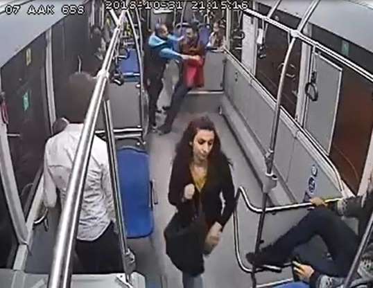 Küçük çocuğa taciz iddiası halk otobüsünü birbirine kattı - 5