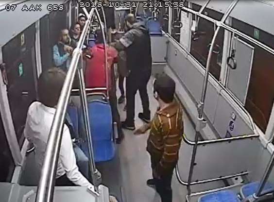 Küçük çocuğa taciz iddiası halk otobüsünü birbirine kattı - 8