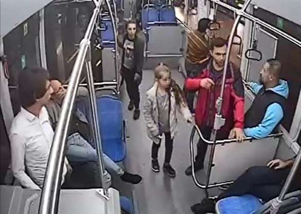 Küçük çocuğa taciz iddiası halk otobüsünü birbirine kattı - 9