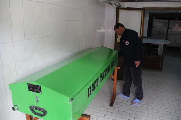 43 yıldır gasilhanede ölüleri, ücretsiz yıkayıp kefenliyor - 1