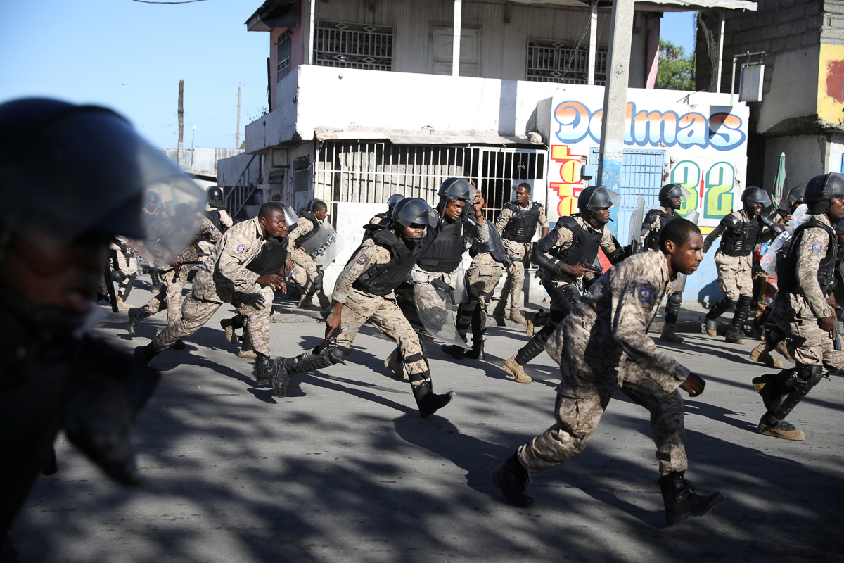 Haiti' de yolsuzluğun ortaya çıkması halkı sokaklara döktü - 4