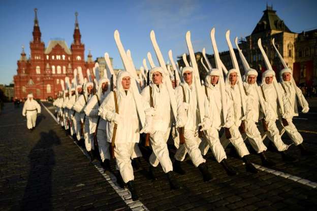 Rusya, Kızıl Meydanda dünyaya göz dağı verdi - 0