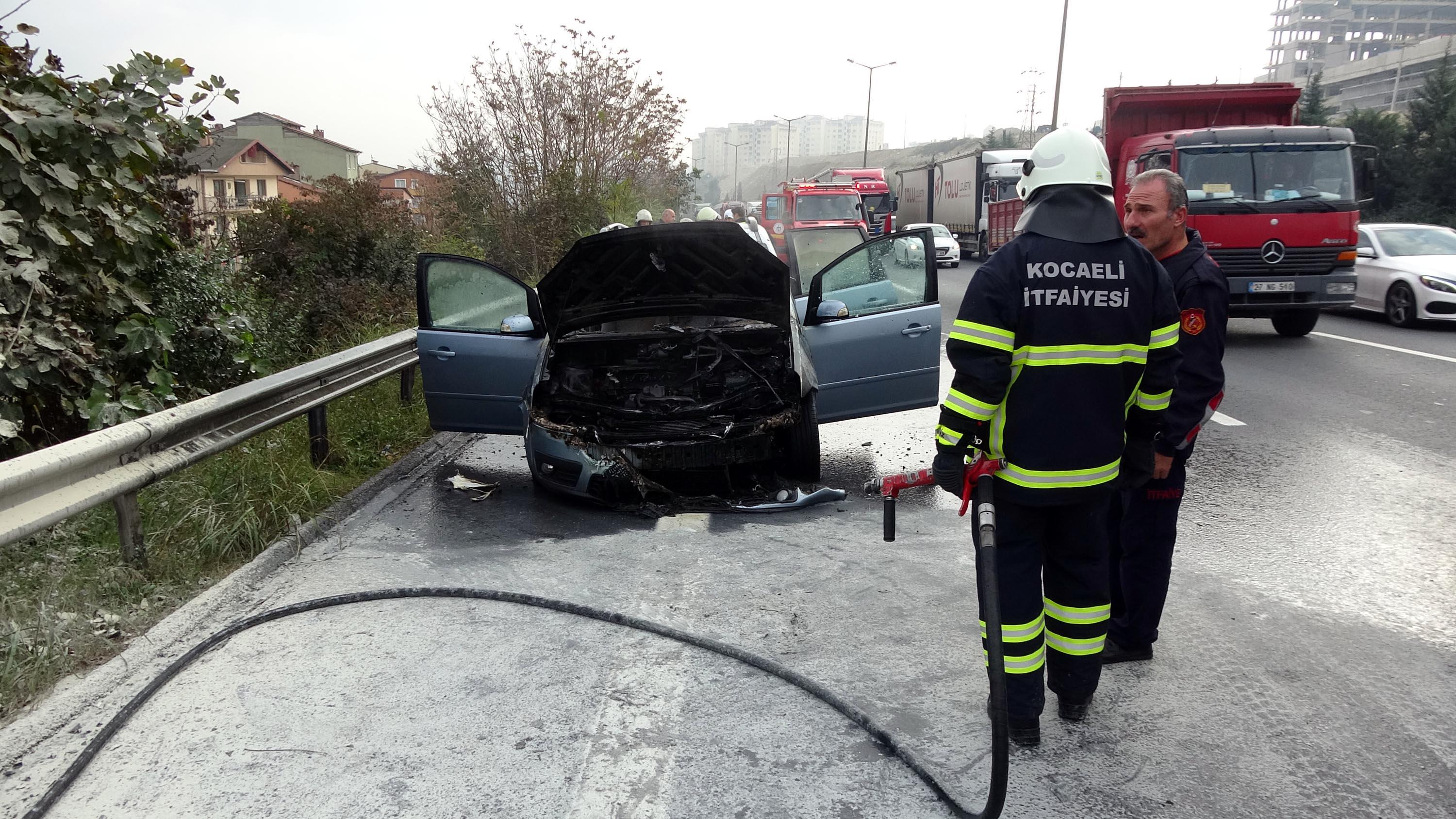 Yanan arabadan canını son anda kurtardı - 8