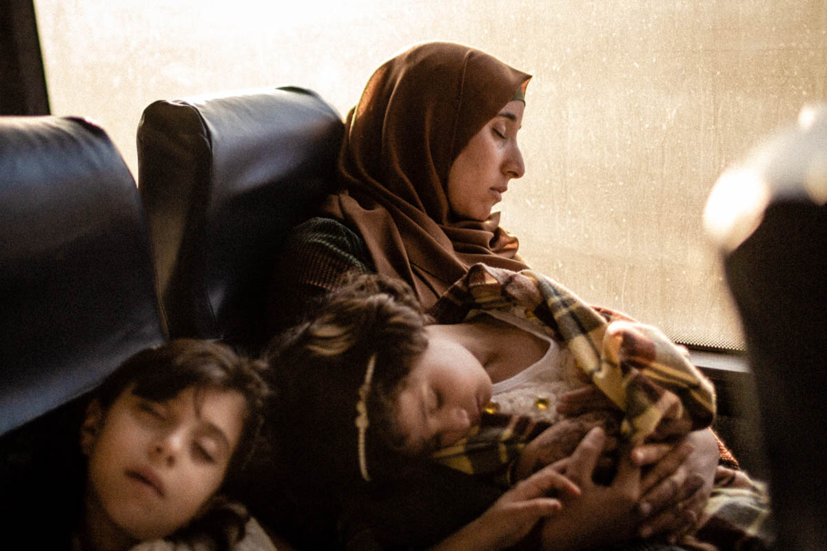 Filistinlilerin, ayda bir  defa İsrail hapishanelerindeki yakınlarını görmek için çektikleri zorluklar - 1