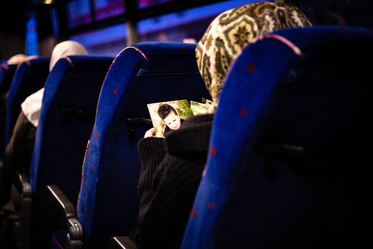 Filistinlilerin, ayda bir  defa İsrail hapishanelerindeki yakınlarını görmek için çektikleri zorluklar - 6