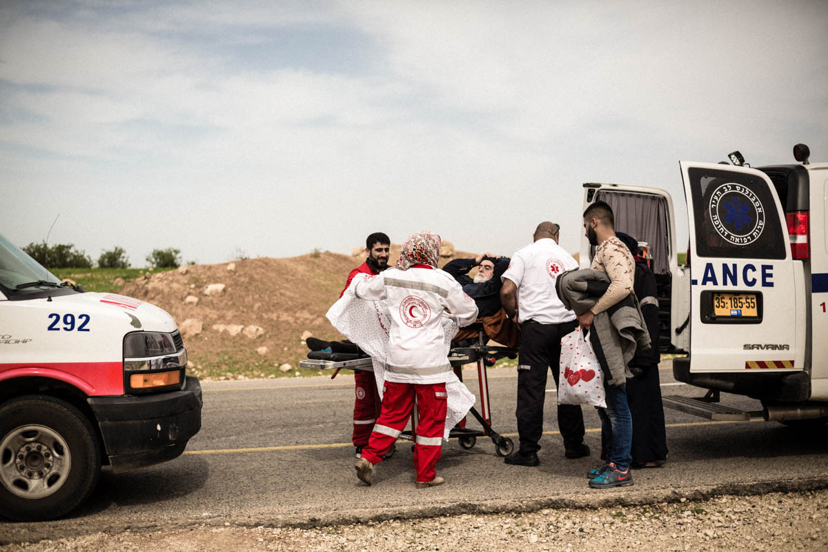 Filistinlilerin, ayda bir  defa İsrail hapishanelerindeki yakınlarını görmek için çektikleri zorluklar - 7