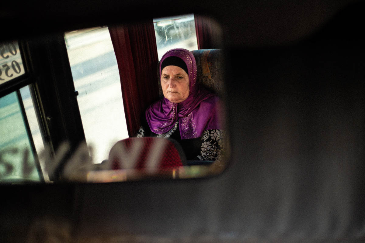 Filistinlilerin, ayda bir  defa İsrail hapishanelerindeki yakınlarını görmek için çektikleri zorluklar - 10