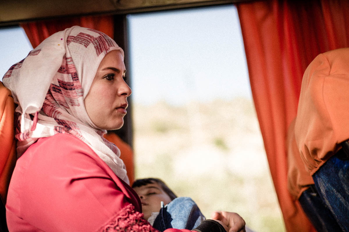 Filistinlilerin, ayda bir  defa İsrail hapishanelerindeki yakınlarını görmek için çektikleri zorluklar - 15