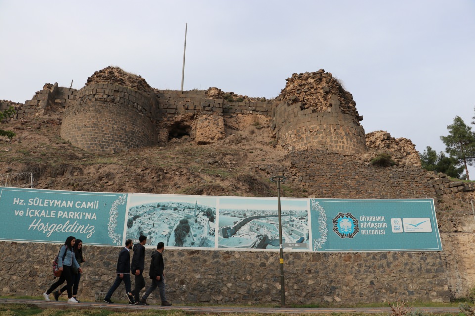 Diyarbakır Sur'da, tünel ve su kanalı bulundu - 8