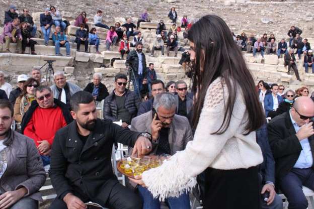 İzmir'de dünyanın en pahlı zeytin yağı yapılıyor - 1