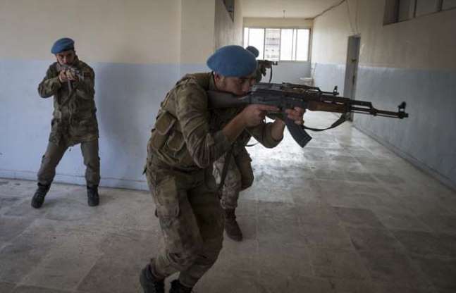 Suriye'nin Komando'larını, Polis Özel Harekat (PÖH)  yetiştiriyor - 24