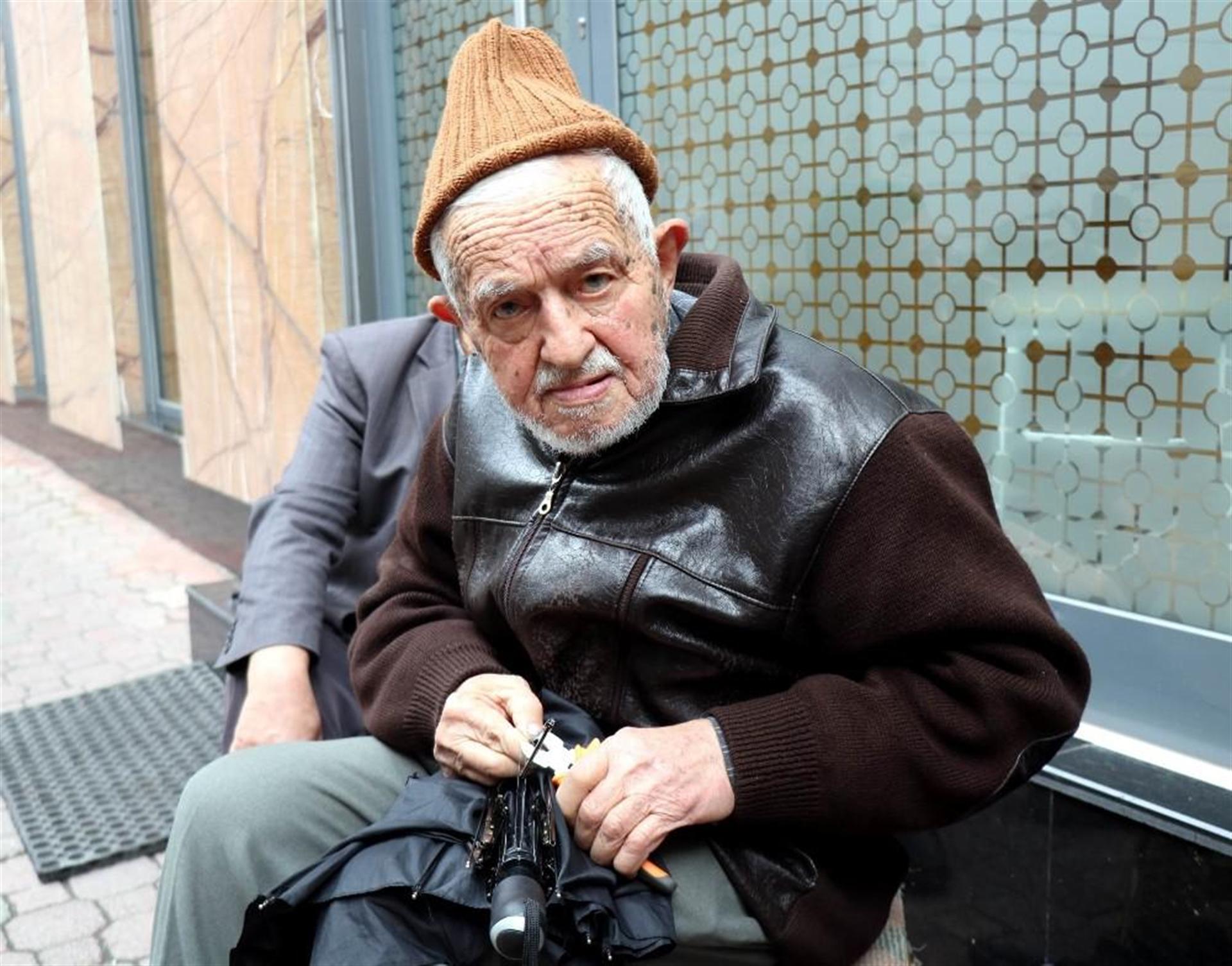 90 yaşındaki son şemsiye tamircisi - 5