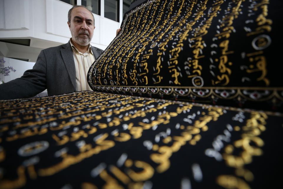 Suriyeli göçmenini kumaşa nakşettiği Kuran-ı Kerim, görenlerin beğenisini topluyor - 3