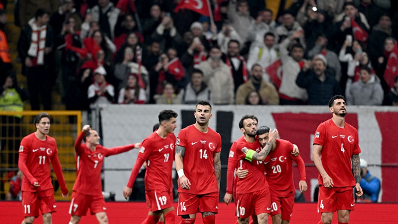 A Milli Futbol Takımı,  Macaristan'ı devirdi