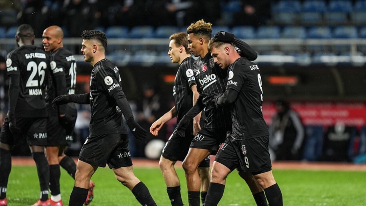 Beşiktaş Antalyaspor maçı öncesi eksik kadro ile sahada